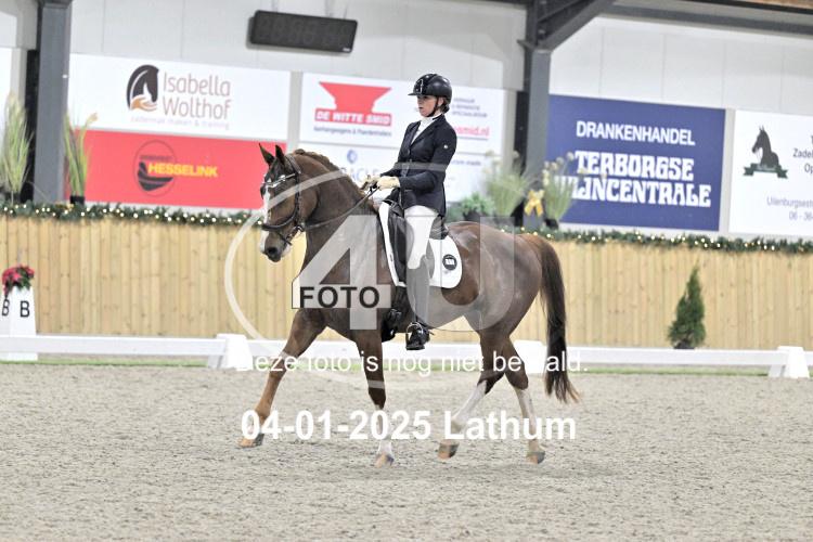 250104 2284