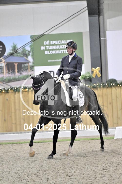 250104 2571