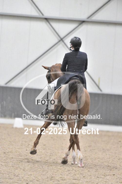 250221 3076