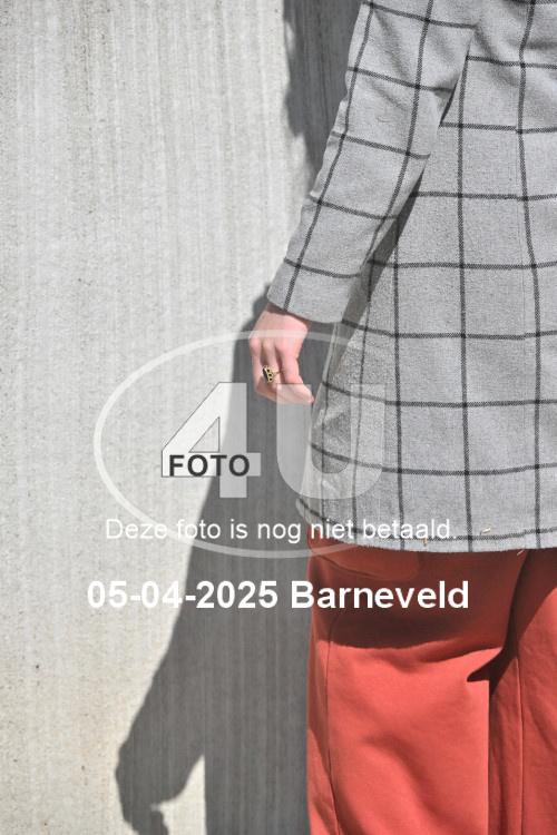 250405 3300