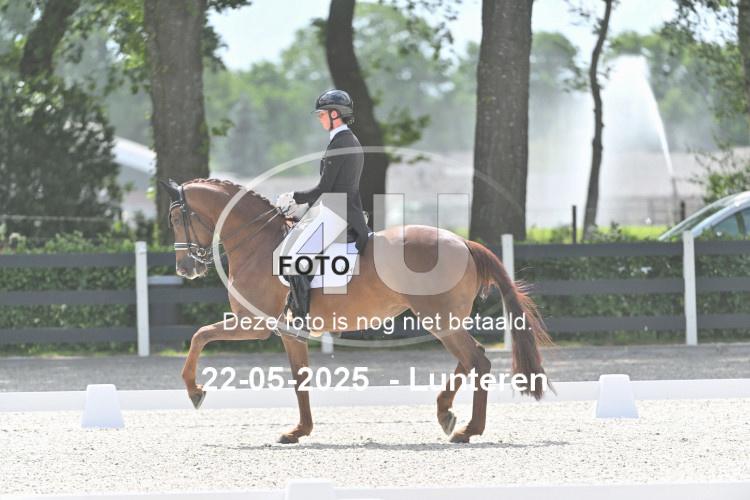 250522 0698