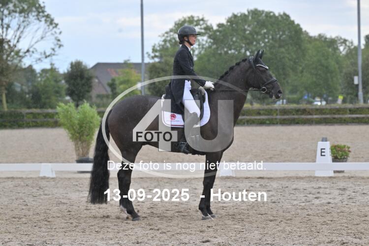 250913 1896