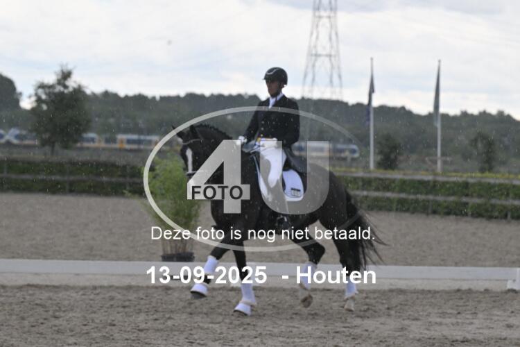 250913 1986