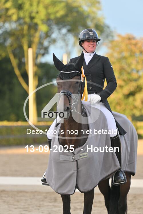 250913 2779