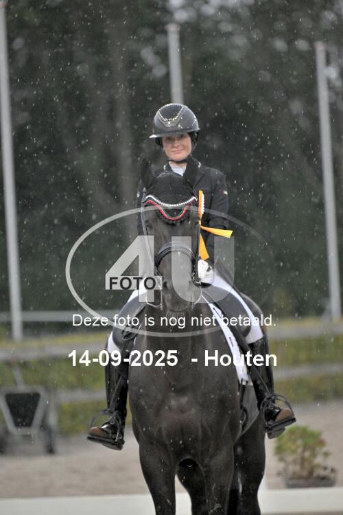 250914 2875