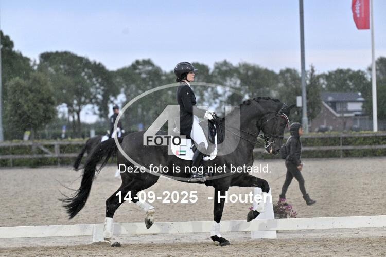 250914 2895