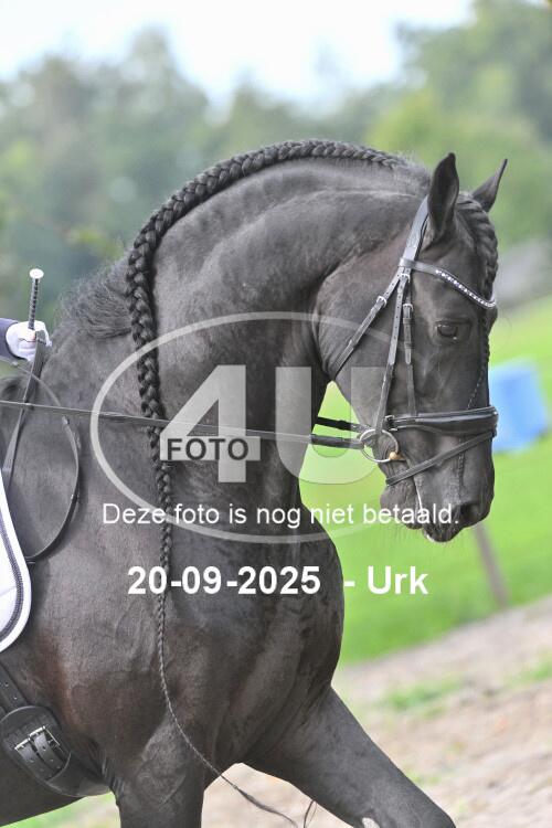 250920 0893