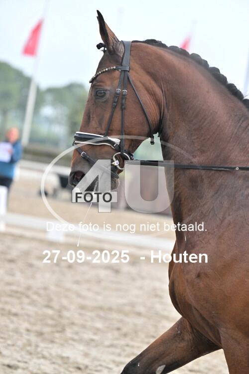 250927 1180
