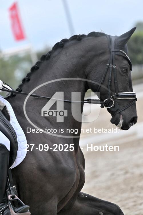 250927 1679